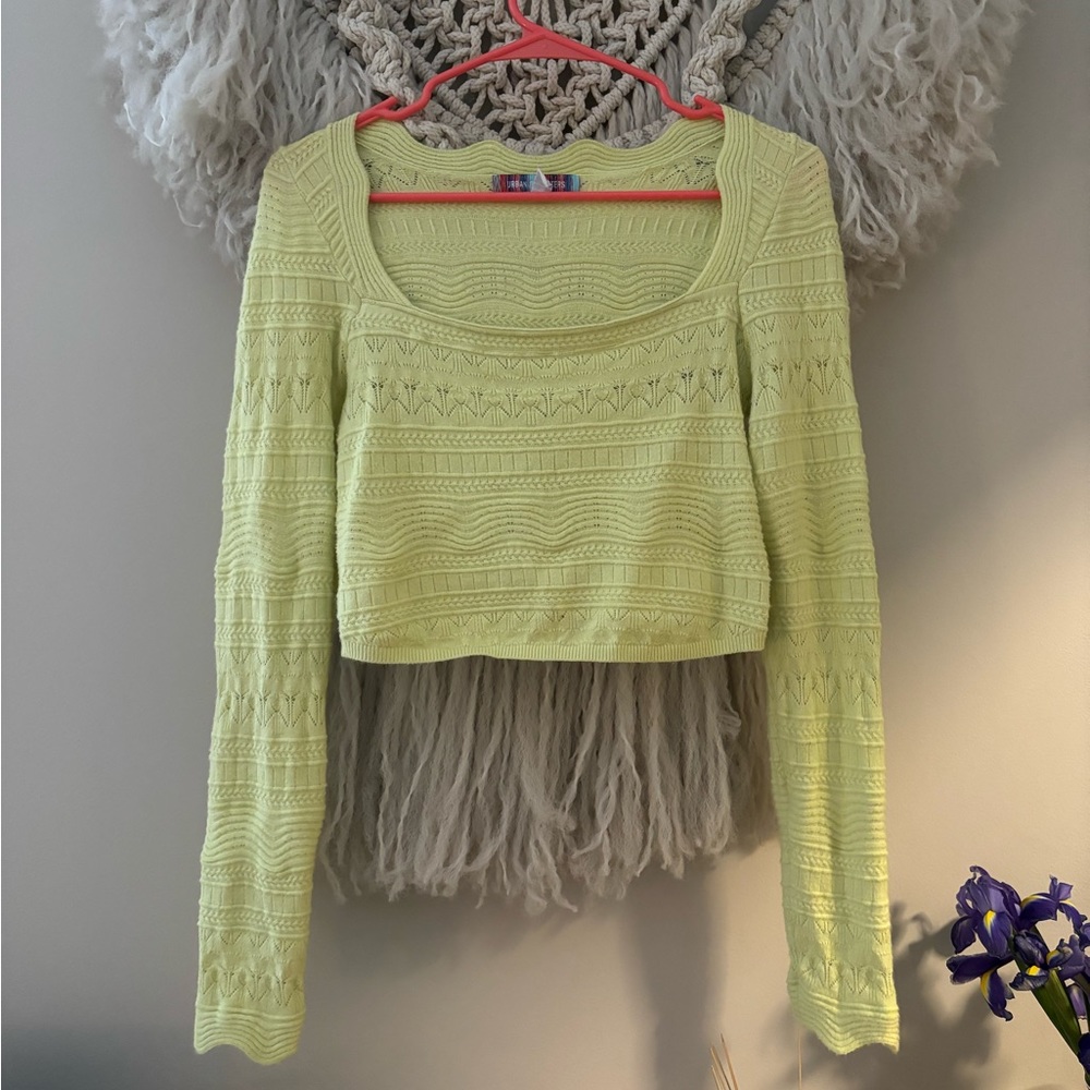 Urban Outfitters Scallop Detail Knit Crop Top Sz M